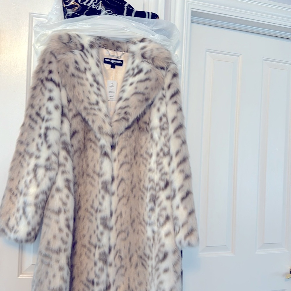 Karl Lagerfeld Brand New faux fur Coat, size M